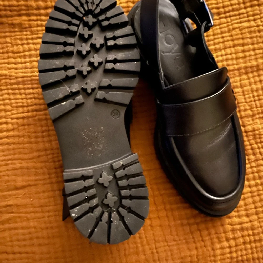 Floyd Black Leather chunky Loafers sling back - Picture 2 of 4